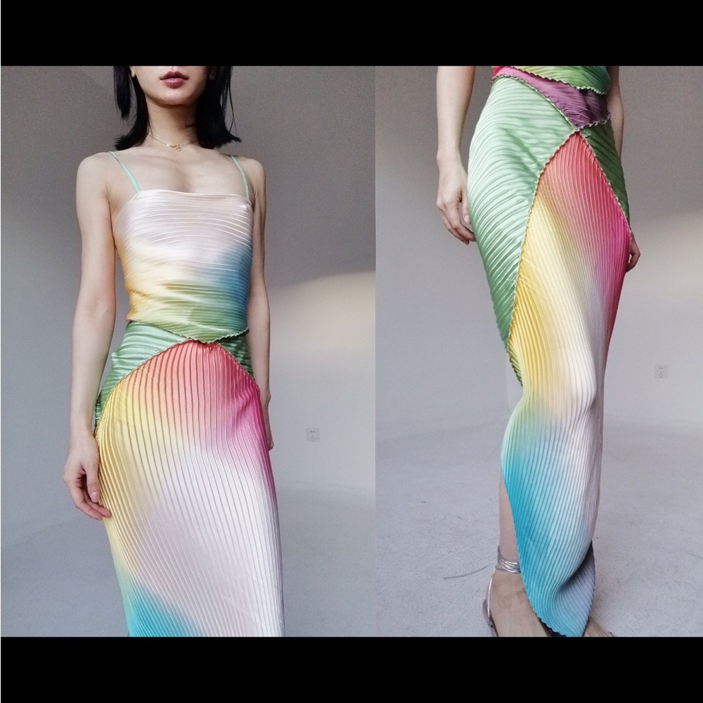 Colorful Pleated Gradient Dress - Picture 2 of 3